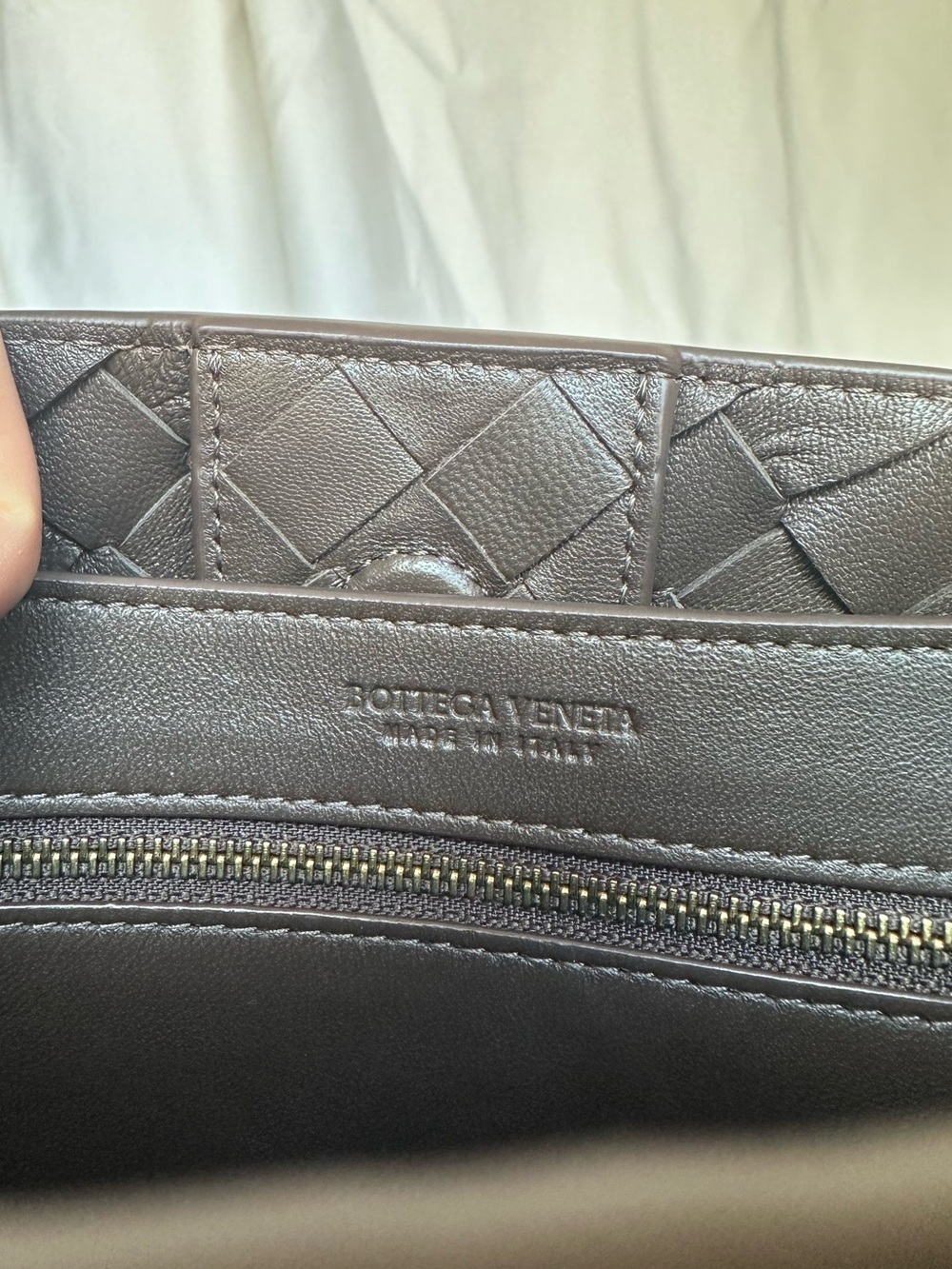 Bottega Veneta Small Andiamo in Fondant - Picture 6 of 14